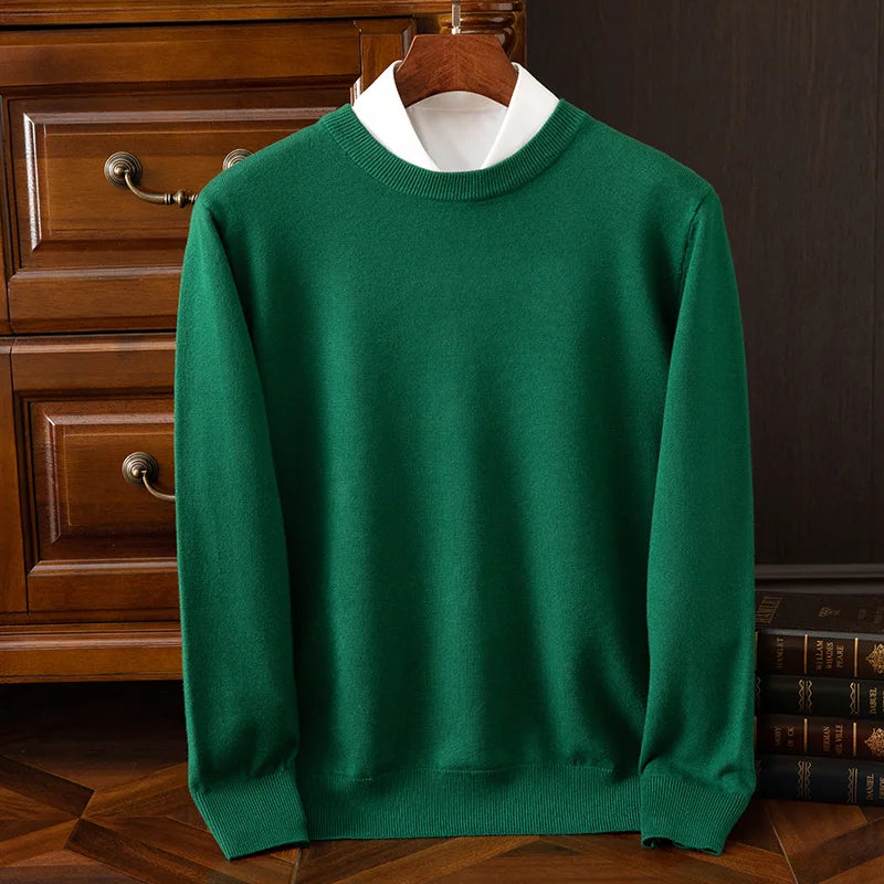 Suéter de cuello redondo de lana merino para hombre: prenda de punto suave, cálida y versátil para otoño e invierno.