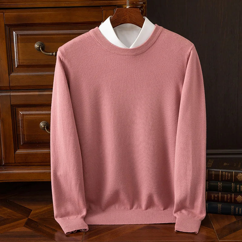 Suéter de cuello redondo de lana merino para hombre: prenda de punto suave, cálida y versátil para otoño e invierno.
