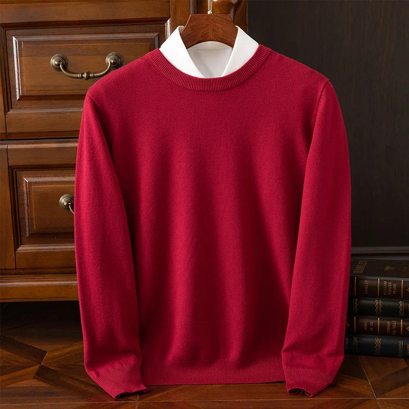 Suéter de cuello redondo de lana merino para hombre: prenda de punto suave, cálida y versátil para otoño e invierno.